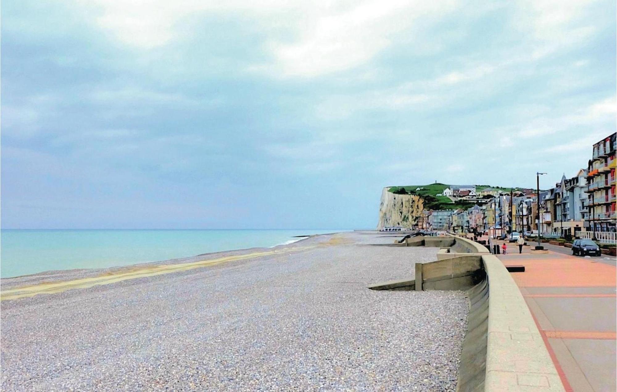 2 Bedroom Awesome Apartment In Mers-Les-Bains Exterior foto